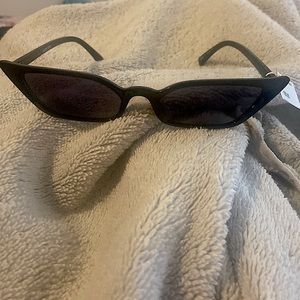 Thin Cat eye Sunglasses